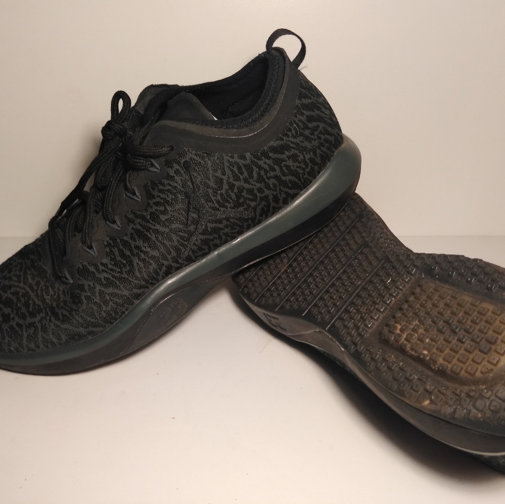 Jordan low trainer size 10